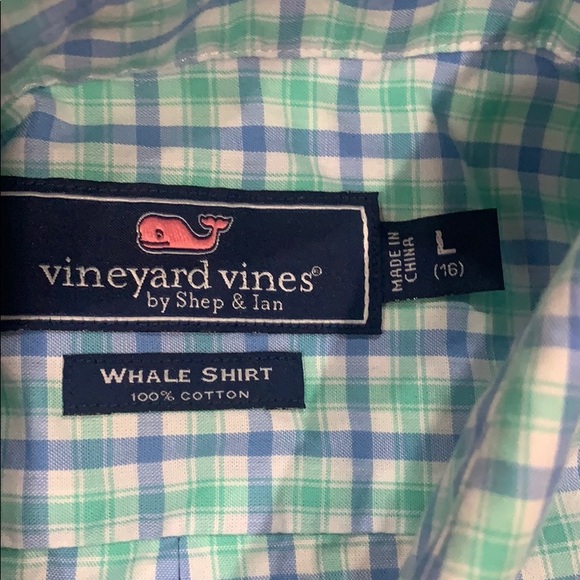 Vineyard vines button down - Picture 3 of 4